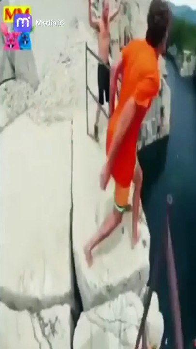 الضحك مضمون مع هذا الفيديو الكوميدي الجديد