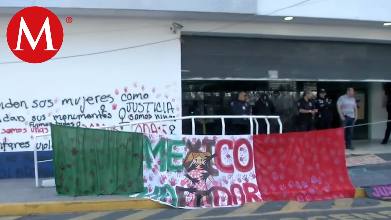 Feministas protestan frente a la FGJ de la CdMx; exigen avances en carpeta de investigación