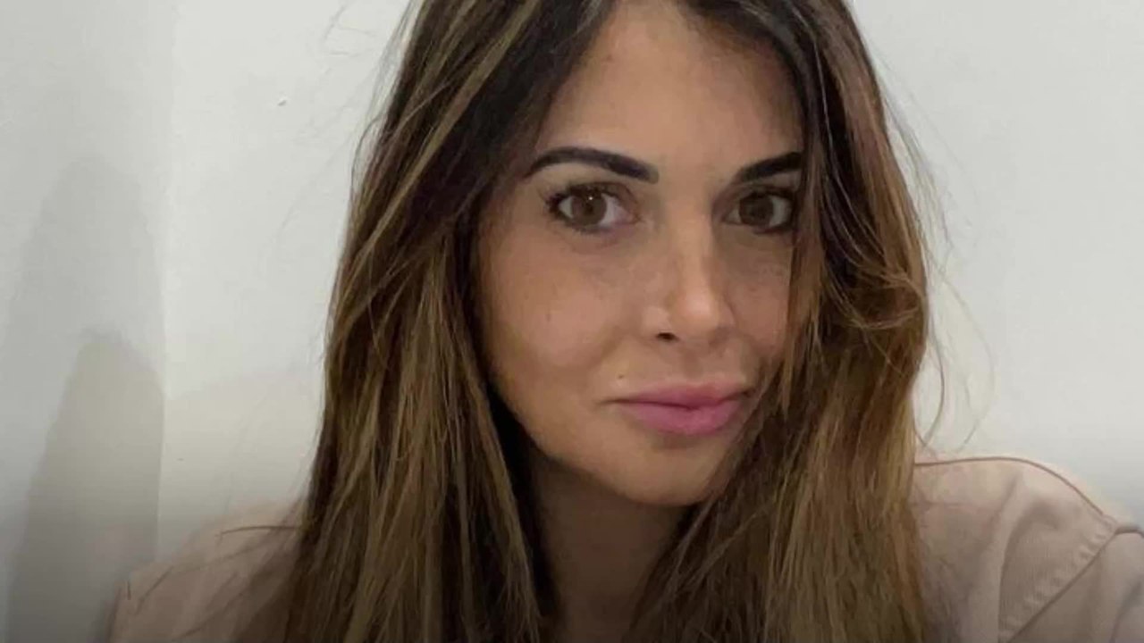 Voici -  Pauline (Mariés au premier regard) dévoile son impressionnant baby bump à quelques jours de son accouchement