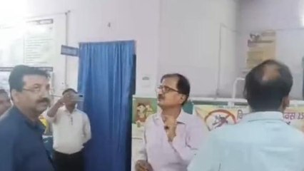 बक्सर: सिविल सर्जन ने किया प्राथमिक स्वास्थ्य केंद्र का औचक निरीक्षण, दिए आवश्यक निर्देश