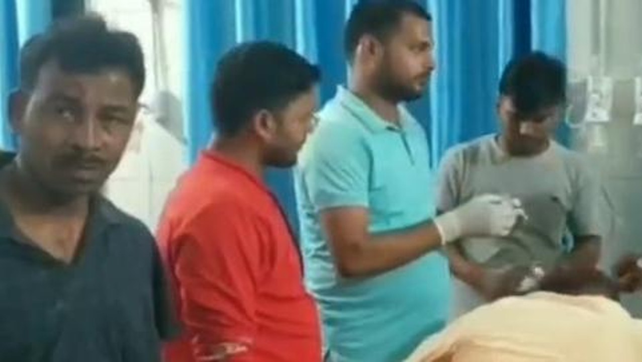 खगड़िया: भूमि विवाद में दो पक्षों के बीच खूनी जंग, पिता-पुत्र समेत तीन घायल