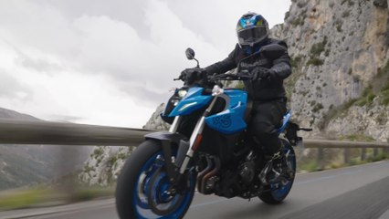 Suzuki GSX-8S Riding in the country