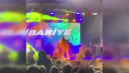 Kibariye sahneden düştü