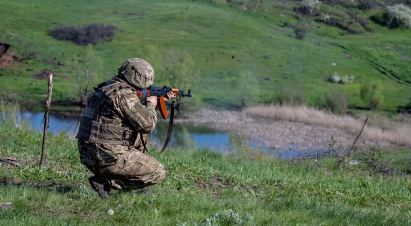 Militärexperte: Ukraine bereitet Offensive trotz feuchtem Boden vor