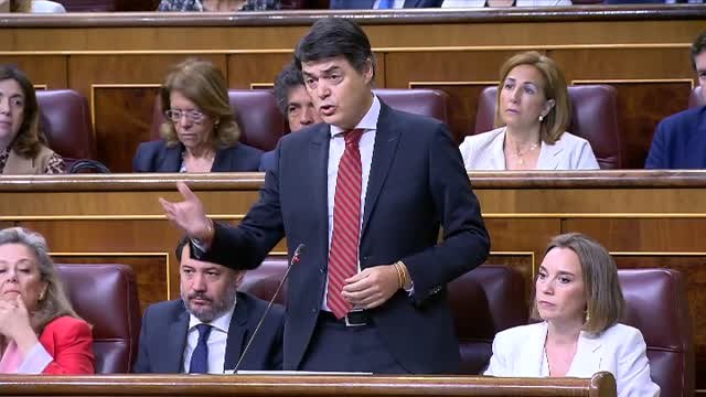 Nadia Calviño, en el Congreso: La política económica del PP es de recortes y precariedad