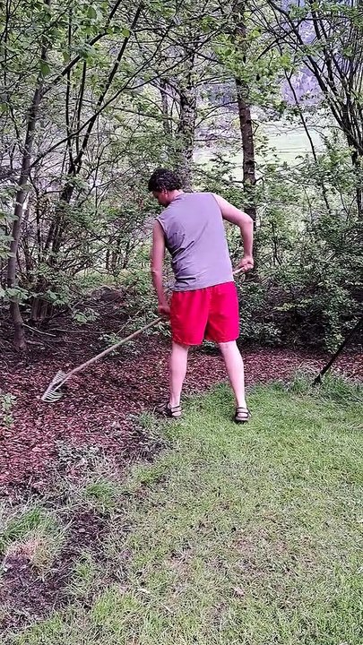 Video Hausmeistertätigkeit Garten