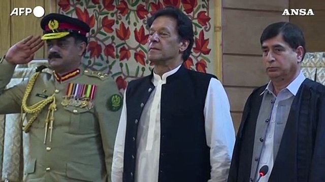 Pakistan, l'ex premier Imran Khan arrestato in tribunale a Islamabad