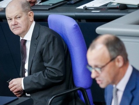 Trendbarometer: Scholz wieder beliebter als Merz