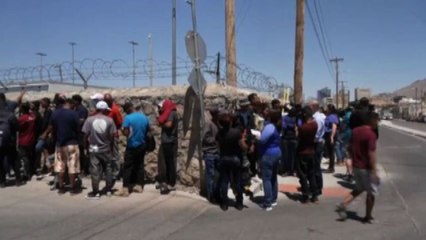 Code di migranti in attesa della revoca del "Titolo 42" di Trump