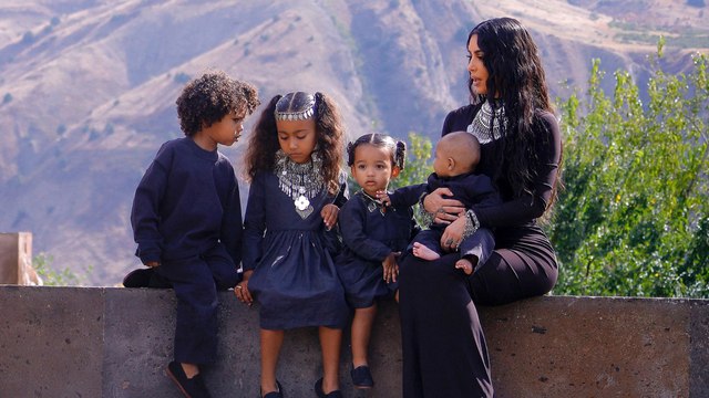 Psalm West, fête son 4e anniversaire sur le thème des camions de pompiers