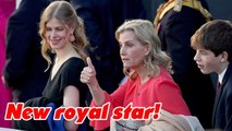 Lady Louise Windsor looked elegant as she joined her parents and brother at Coronation concert