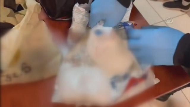 Cips paketine gizlenmiş 1,5 kilogram uyuşturucu ele geçirildi