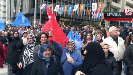 Gaziosmanpaşa ve Avcılar'da sergilenen Togg'lara yoğun ilgi