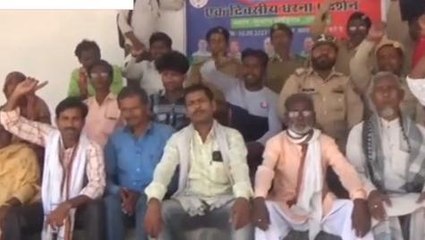 अरिया: ग्राम रक्षा दल के सदस्यों ने 11 सूत्री मांगों को लेकर दिया धरना, जानें मुख्य मांग