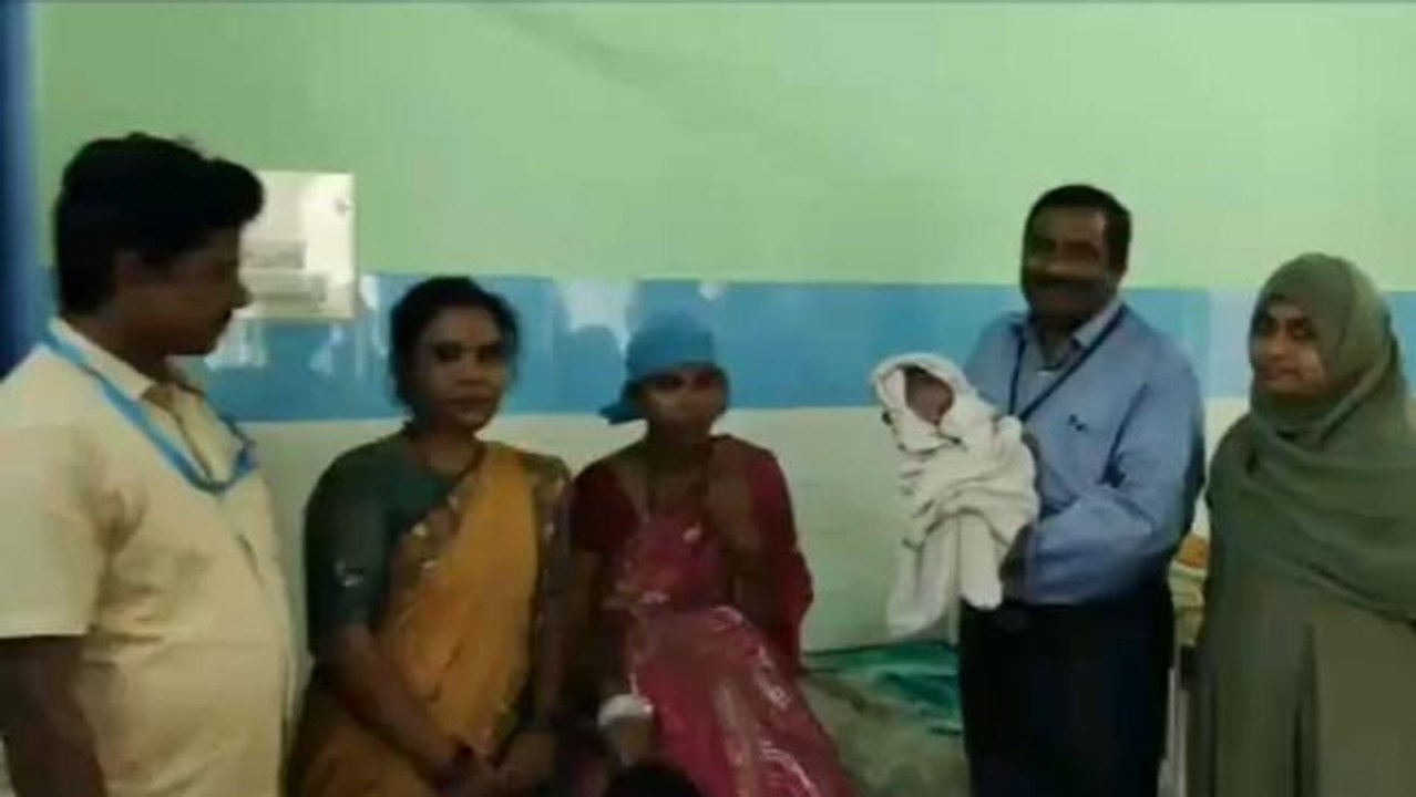 ಮತದಾನ ಕೇಂದ್ರದಲ್ಲಿ ಮಗುವಿಗೆ ಜನ್ಮ ನೀಡಿದ ಮಹಿಳೆ