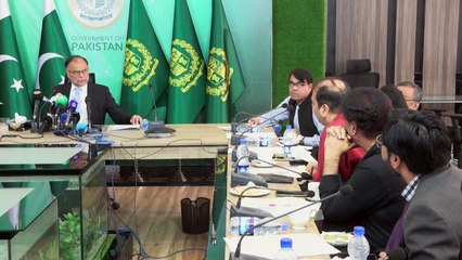 Ex-premiê do Paquistão comparece a tribunal após detenção e protestos violentos