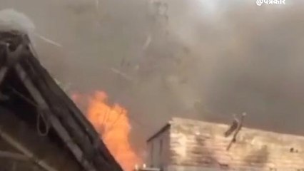 वेस्ट चंपारण: भीषण आग लगने से दर्जन भर घर जलकर स्वाहा, जानिए खबर