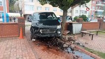 Freni boşalan minibüs ticari taksiye çarptı:2 yaralı