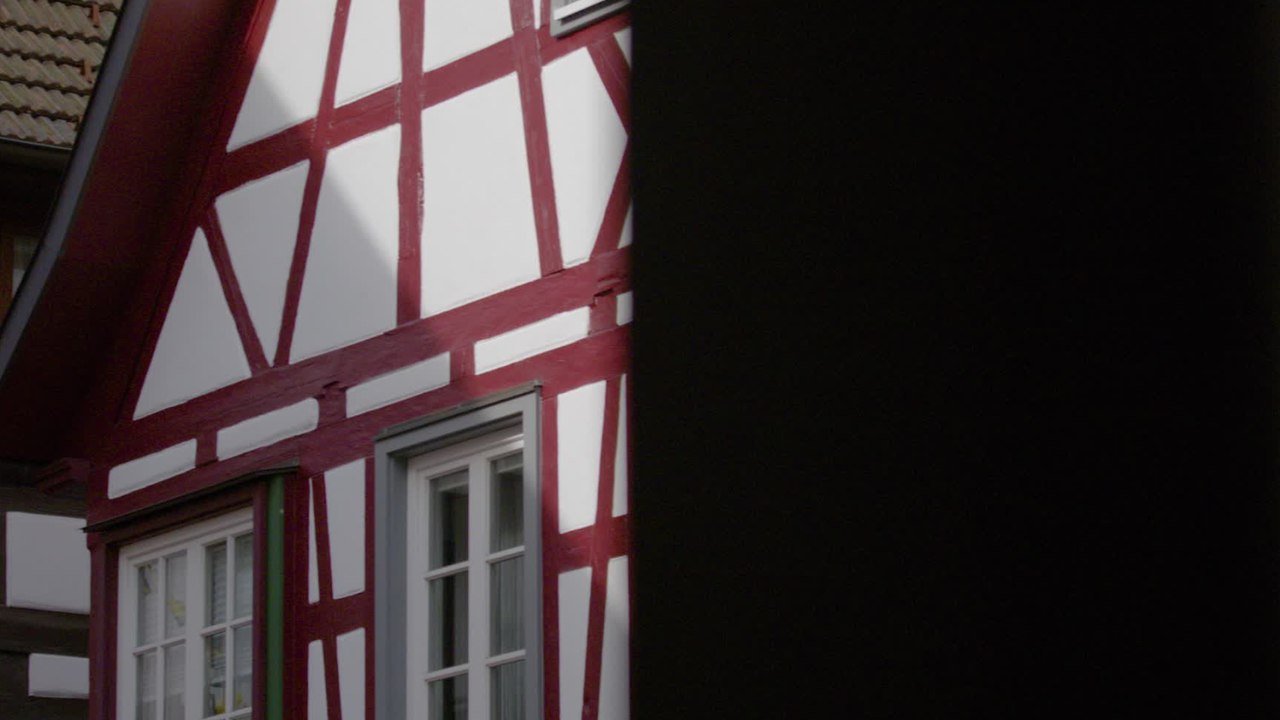 "C'est des emmerdes" : Michel Sardou se sépare de son manoir en Normandie