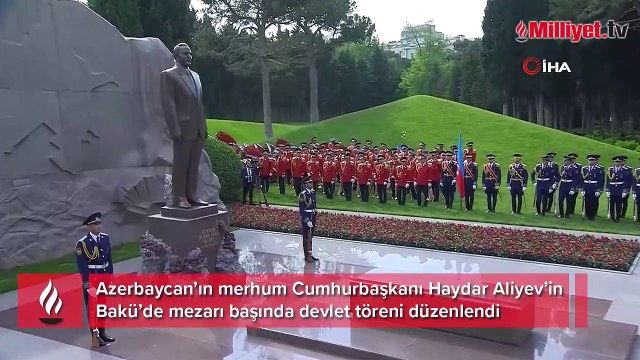 Azerbaycan Cumhurbaşkanı İlham Aliyev, Haydar Aliyev’i mezarı başında andı