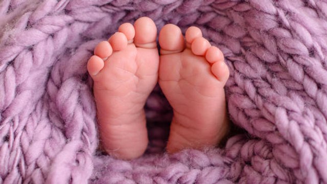 Nace En El Reino Unido El Primer Bebé Con ADN De Tres Personas