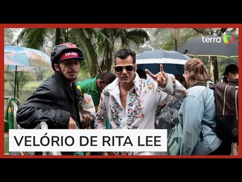 Vestido de Elvis, fã de Rita Lee conta que foi o primeiro a chegar ao velório da cantora