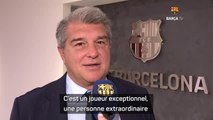 Barcelone - Laporta rend hommage à Busquets : “Un grand capitaine du Barça”