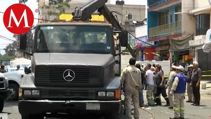 Reportan caída de anuncio espectacular en la alcaldía Coyoacán; hay una persona lesionada