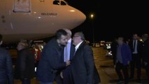 Yurtdışından gelen oyların taşındığı ilk uçak Ankara'ya geldi