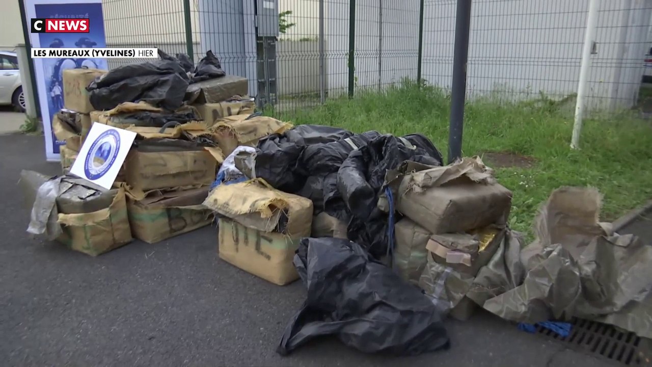 Drogue : 2,4 tonnes de cannabis saisies dans les Yvelines, un «record» se félicite Gérald Darmanin