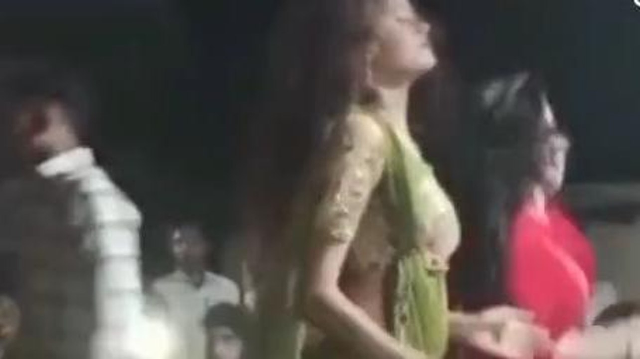 संभल: बार-बालाओं के ठुमके लगाने का वीडियो सोशल मीडिया पर हुआ वायरल