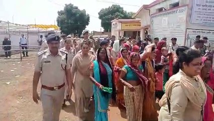 महावीर कोलवाशरी की जनसुनवाई में उठे सवाल मचा बवाल, दो घंटे में खत्म