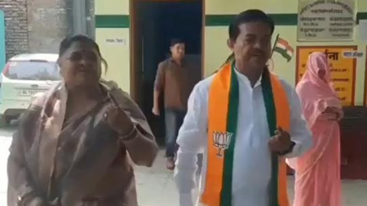 बदायूं: उझानी में वोट डालने के बाद अमेठी कांड पर बोले केंद्रीय मंत्री बक्शे नहीं जाएंगे विधायक