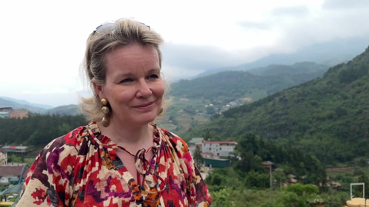 La reine Mathilde au Viêt Nam pour donner une v...