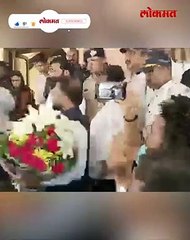 न्यायालयाच्या निकालानंतर पेढे भरवून मुख्यमंत्र्यांनी केला आनंद साजरा_1