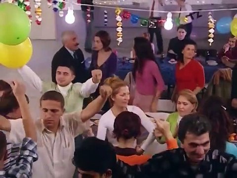 Sarp'ın, Yasemin için yazdıkları... - Aşk Oyunu 22. Bölüm