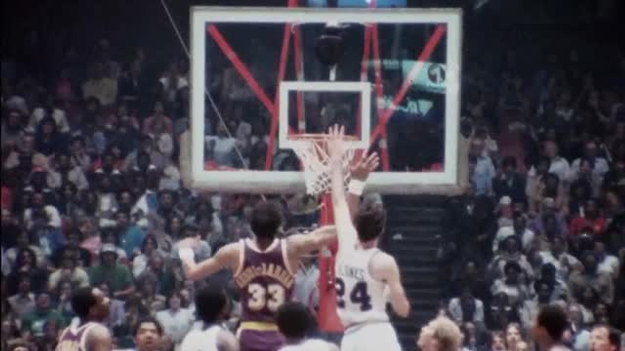 Highlights: Dr. Js unglaublicher Reverse Layup