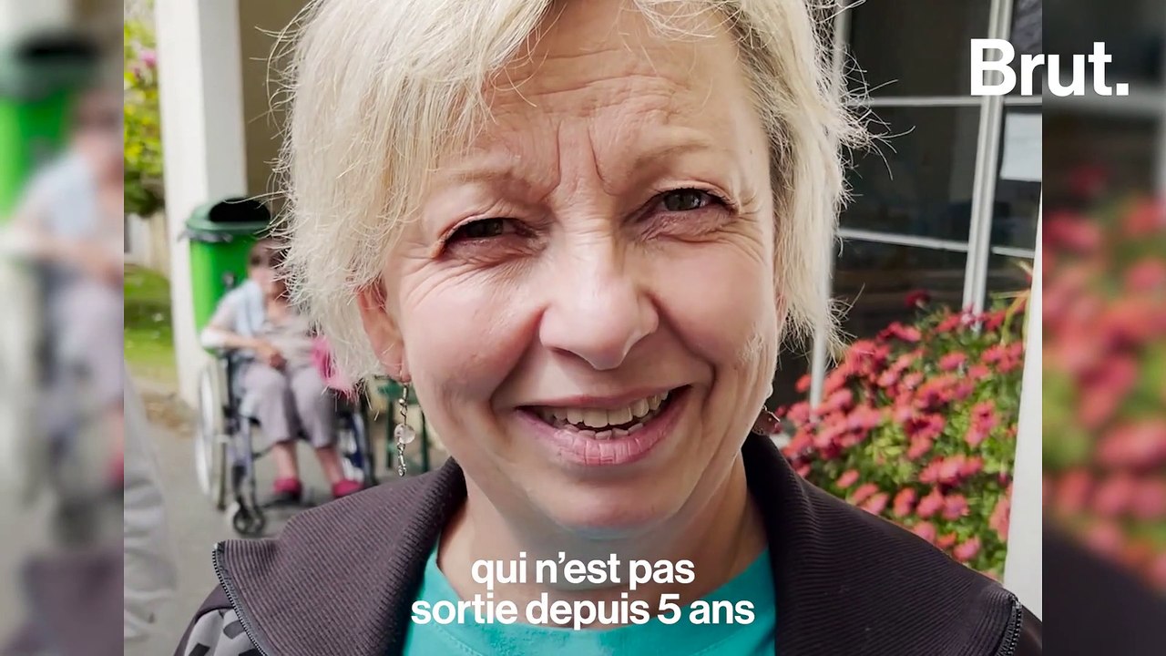 Un poney dans un Ehpad pour stimuler les personnes âgées