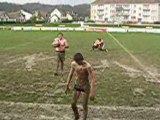 glissade dans la boue au rugby