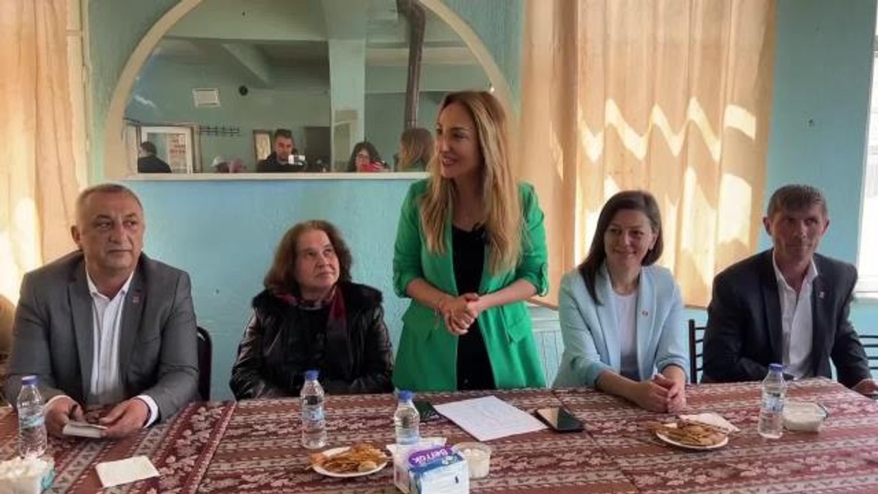 CHP Kadın Kolları Genel Başkanı Aylin Nazlıaka, Kütahya'da yurttaşlarla buluştu