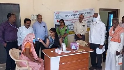 रेडक्रास भवन मे लगा निशुल्क नैत्र शिविर 113 मरीजों का परिक्षण