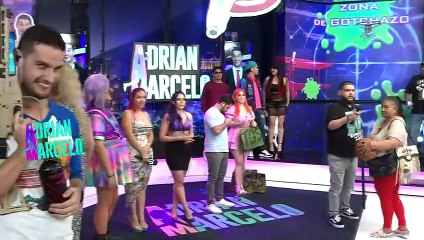 Tremenda señora le quita el micrófono a 'La Mole'