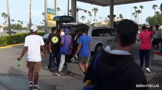 Fine delle norme Covid, i migranti affluiscono verso gli Stati Uniti