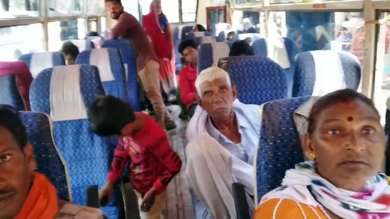 कंडम बसों में जान-जोखिम में डालकर सफर करने को मजबूर यात्री