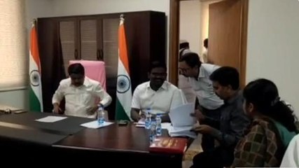 నిజామాబాద్: ధాన్యం కొనుగోలుపై కలెక్టర్‌తో మంత్రి వేముల సమీక్ష