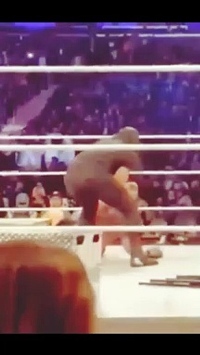 Roman-Reigns-Vs-Solo-Sik_1