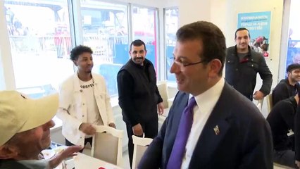 Yurttaş, İmamoğlu’na sarılarak ağladı