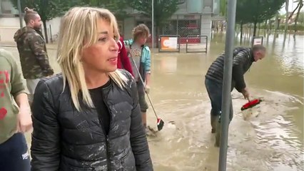 Alluvione Cesena, il racconto della parrucchiera: "Così il fiume ci ha ricoperti" - Video