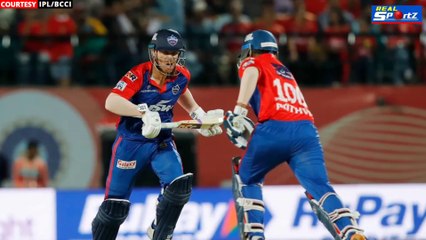 Prithvi Shaw 50 Celebration: पृथ्वी शॉ की फिफ्टी से गर्लफ्रेंड 'क्लीन बोल्ड' | DC vs PBKS 2023