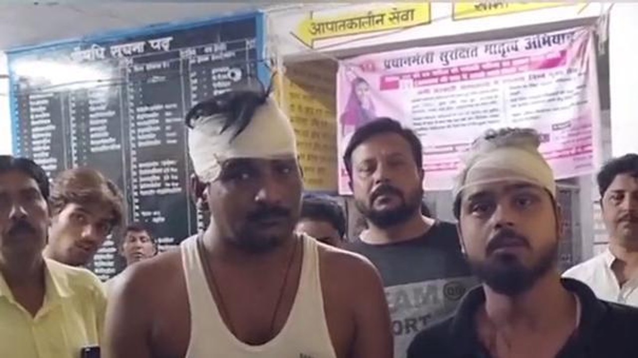 बदायूं: बाइक की टक्कर लगने पर कहासुनी के बाद चले लाठी-डंडे,कई लोग हुए घायल
